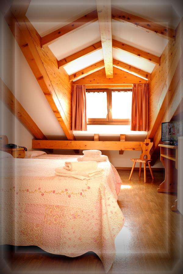 Albergo Genzianella Roncone Esterno foto